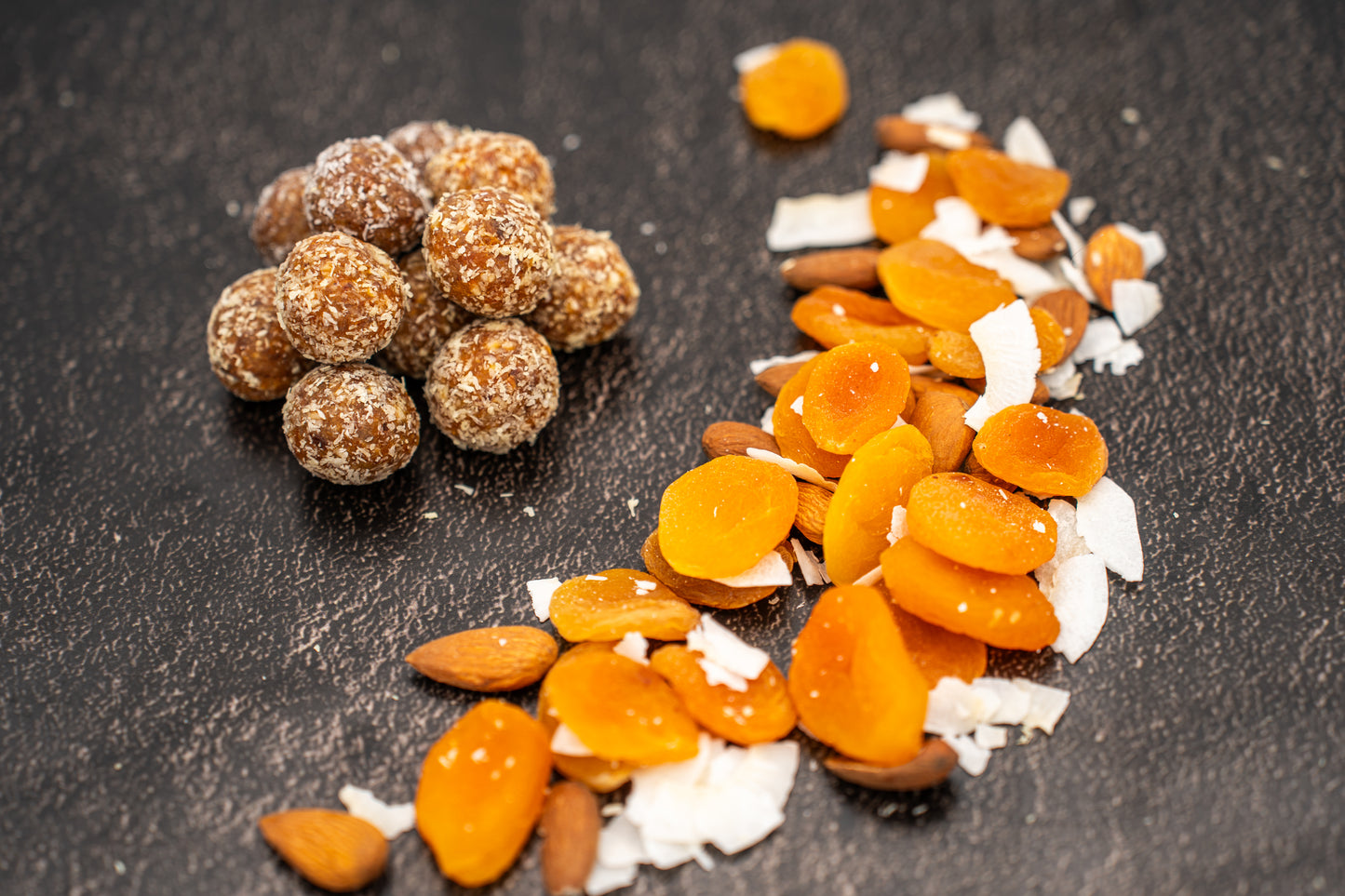 NAMIBIAN DATE BALLS APRICOT 100G